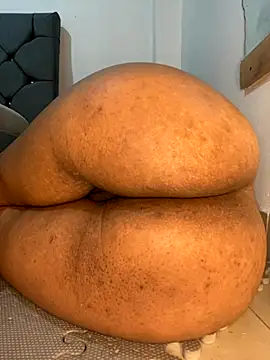 Snapshot of Charlotte_bronxxx chatting on September 15, 2025, 10:43 pm Charlotte bronxxx online show from September 15, 2025, 10:43 pm