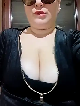 topina8 online show from November 24, 2025, 4:07 pm