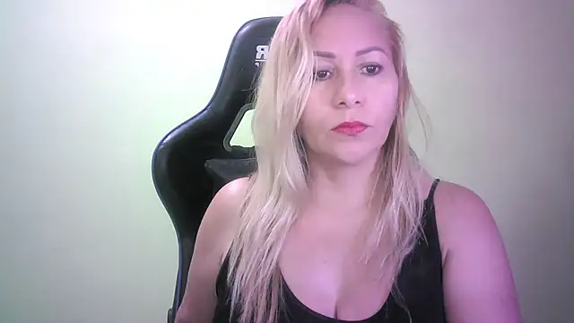 mariana0x online show from November 20, 2025, 1:55 pm