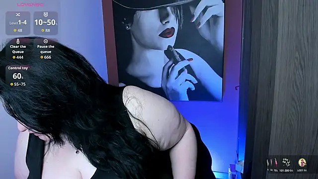 QueenOfHaze online show from February 2, 2026, 7:18 am