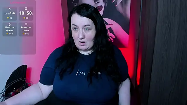 QueenOfHaze online show from April 18, 2026, 7:51 pm