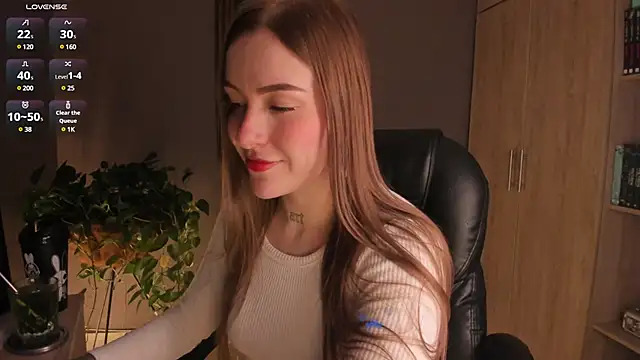 Snapshot of eilynxx chatting on March 12, 2025, 11:44 pm eilynxx online show from March 12, 2025, 11:44 pm