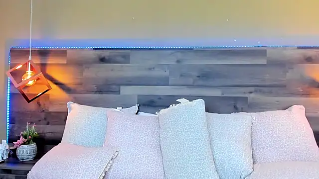 MeganCrow online show from March 2, 2025, 9:54 pm