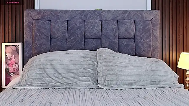 MeganCrow online show from April 15, 2026, 4:58 pm