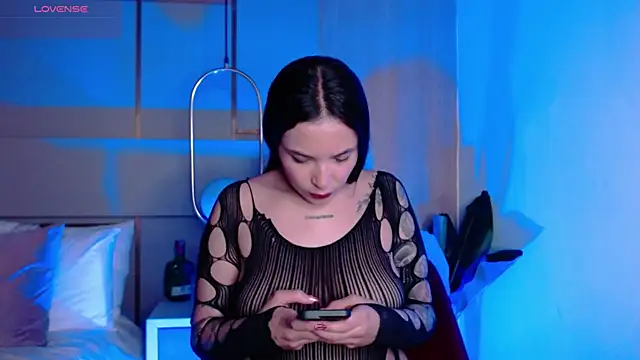 Victoria Collinns online show from October 24, 2025, 12:12 pm