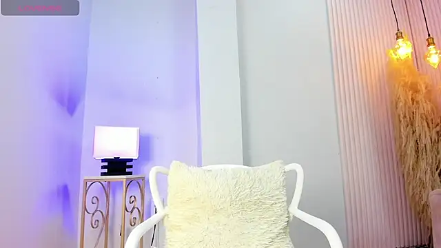 alana rossetti online show from April 8, 2026, 11:43 am