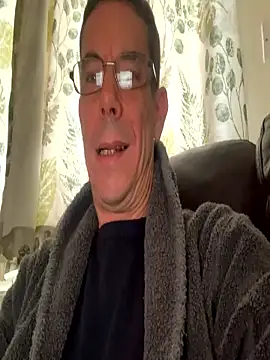 Snapshot of Kenhornu chatting on October 27, 2025, 11:47 am Kenhornu online show from October 27, 2025, 11:47 am