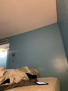 squirmxx10 online show from March 7, 2025, 9:29 am