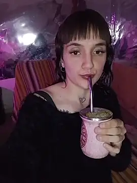 parejarica420 online show from August 8, 2026, 3:36 pm