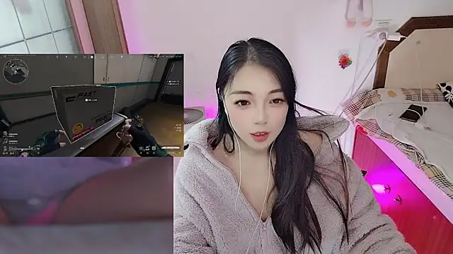 Snapshot of Song_99 chatting on March 4, 2026, 12:33 pm Song 99 online show from March 4, 2026, 12:33 pm