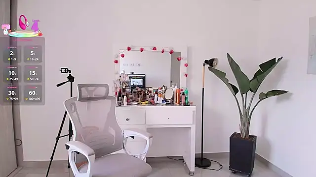 LairaScott online show from March 11, 2026, 9:43 pm