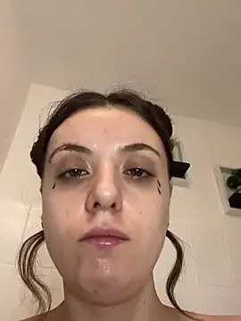 Snapshot of bunnythetailor chatting on February 1, 2025, 2:05 am bunnythetailor online show from February 1, 2025, 2:05 am