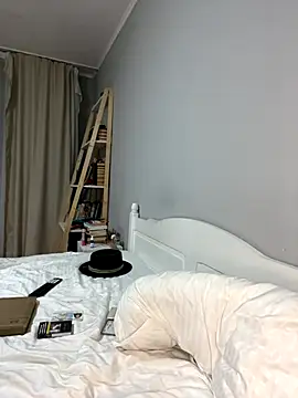 Snapshot of bunnythetailor chatting on October 15, 2025, 9:04 pm bunnythetailor online show from October 15, 2025, 9:04 pm