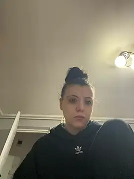 bunnythetailor online show from February 15, 2026, 9:00 pm