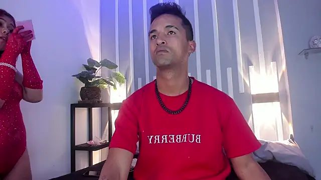 Nikki and Mayk online show from November 19, 2025, 3:50 am