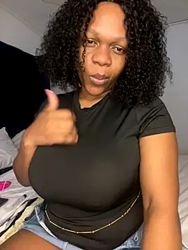 Boneca25 online show from November 7, 2025, 5:29 am