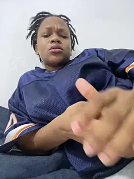 Snapshot of Boneca25 chatting on March 11, 2026, 7:42 pm Boneca25 online show from March 11, 2026, 7:42 pm