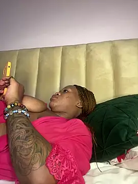 Snapshot of Boneca25 chatting on March 24, 2026, 8:41 am Boneca25 online show from March 24, 2026, 8:41 am