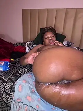 Snapshot of Boneca25 chatting on March 27, 2026, 9:03 pm Boneca25 online show from March 27, 2026, 9:03 pm