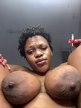 Snapshot of Boneca25 chatting on April 1, 2026, 1:41 pm Boneca25 online show from April 1, 2026, 1:41 pm