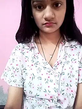 Snapshot of Tanu-00 chatting on November 3, 2025, 5:31 am Tanu-00 online show from November 3, 2025, 5:31 am