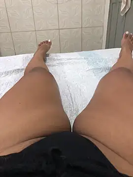 indiazinha69  online show from May 20, 2026, 3:29 pm