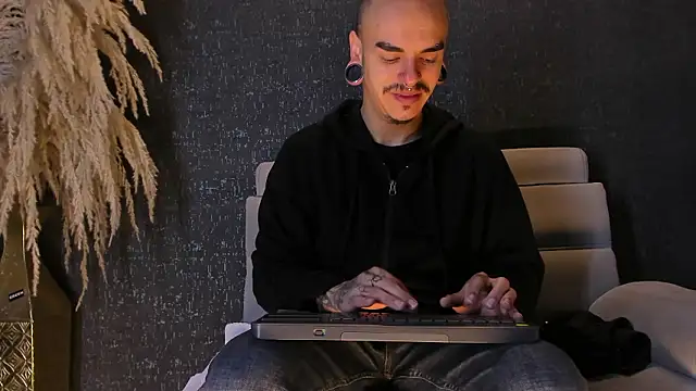 kaletattoo online show from February 3, 2026, 11:15 am