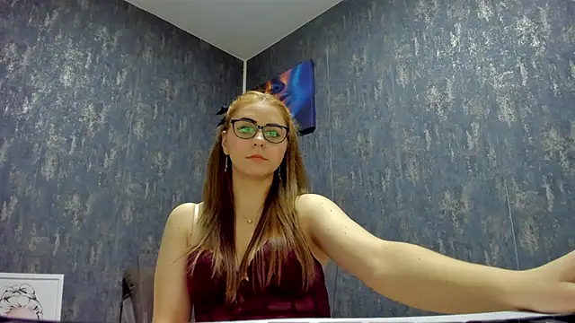 Snapshot of Thea_Lyss chatting on January 27, 2025, 8:28 pm Thea Lyss online show from January 27, 2025, 8:28 pm