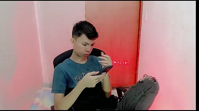 Alexxx lov online show from February 10, 2025, 12:39 pm