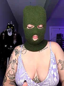 goblingirl888 online show from October 8, 2025, 6:11 am