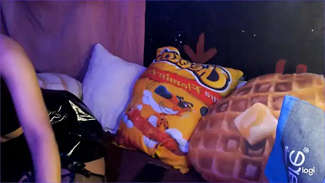 Snapshot of Sharkyu1 chatting on March 11, 2025, 3:48 am Sharkyu1 online show from March 11, 2025, 3:48 am