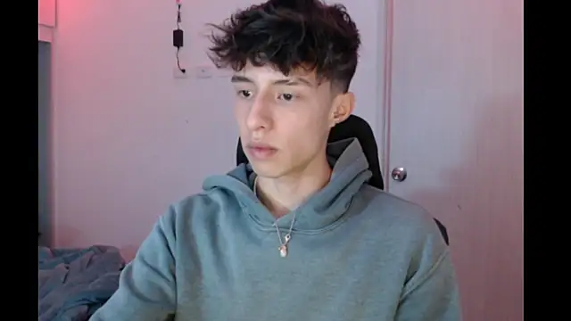 Juanmres online show from November 26, 2025, 4:57 am