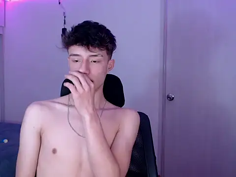 Juanmres online show from March 10, 2026, 9:09 pm