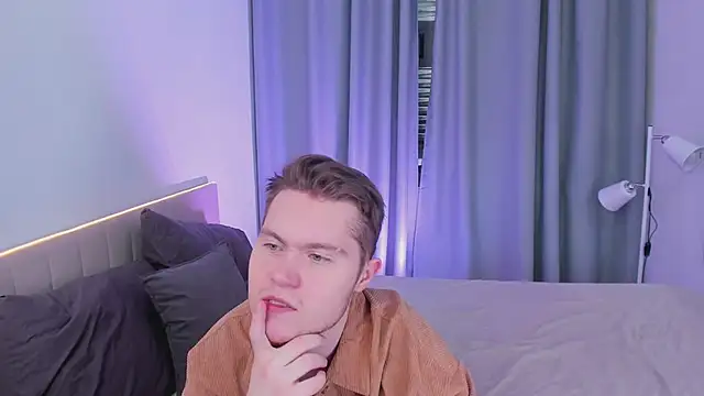 Asacura Yo online show from February 5, 2025, 5:20 am