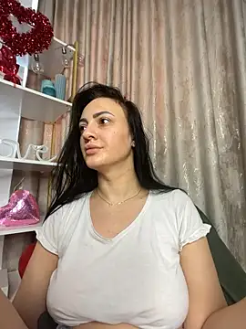 RaisaSalvi online show from February 13, 2026, 8:43 am