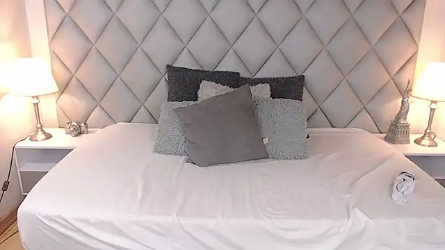 Snapshot of LalyCastro chatting on February 16, 2025, 7:16 pm LalyCastro online show from February 16, 2025, 7:16 pm