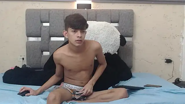 KING STYLE2 online show from February 2, 2025, 2:17 am