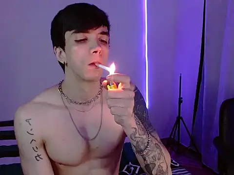 Snapshot of H3ll_B0I chatting on January 30, 2025, 8:32 am H3ll B0I online show from January 30, 2025, 8:32 am