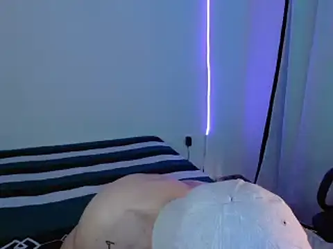 Snapshot of H3ll_B0I chatting on January 30, 2025, 8:21 pm H3ll B0I online show from January 30, 2025, 8:21 pm