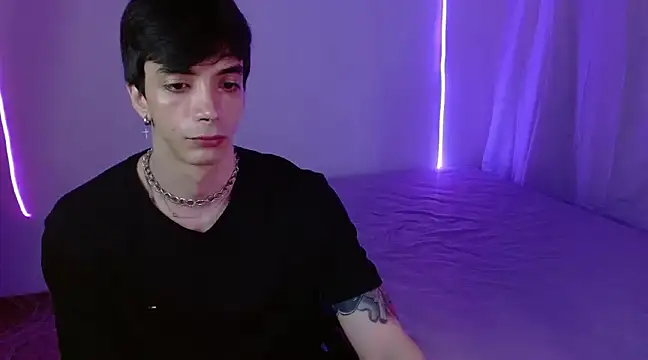 Snapshot of H3ll_B0I chatting on February 2, 2025, 5:32 am H3ll B0I online show from February 2, 2025, 5:32 am