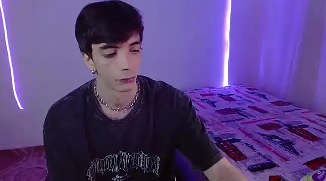 Snapshot of H3ll_B0I chatting on February 6, 2025, 5:03 am H3ll B0I online show from February 6, 2025, 5:03 am