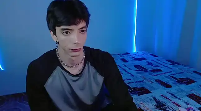 Snapshot of H3ll_B0I chatting on February 7, 2025, 8:11 am H3ll B0I online show from February 7, 2025, 8:11 am