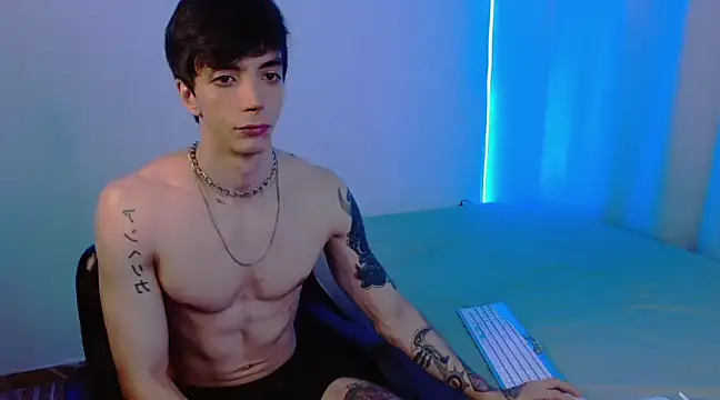 Snapshot of H3ll_B0I chatting on February 12, 2025, 7:13 am H3ll B0I online show from February 12, 2025, 7:13 am