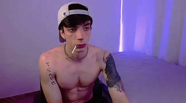 Snapshot of H3ll_B0I chatting on February 14, 2025, 7:49 am H3ll B0I online show from February 14, 2025, 7:49 am