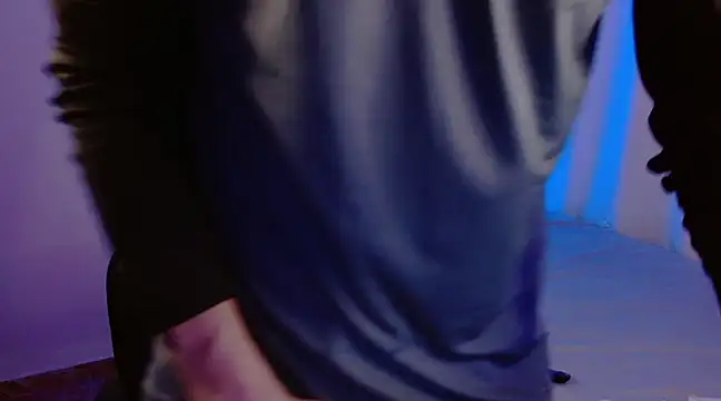 Snapshot of H3ll_B0I chatting on February 17, 2025, 7:31 pm H3ll B0I online show from February 17, 2025, 7:31 pm