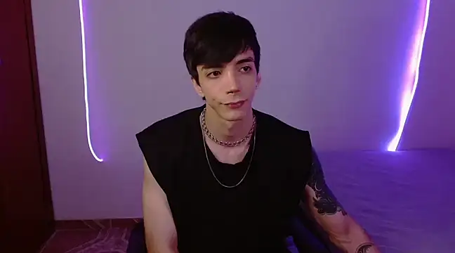 Snapshot of H3ll_B0I chatting on February 23, 2025, 7:00 am H3ll B0I online show from February 23, 2025, 7:00 am