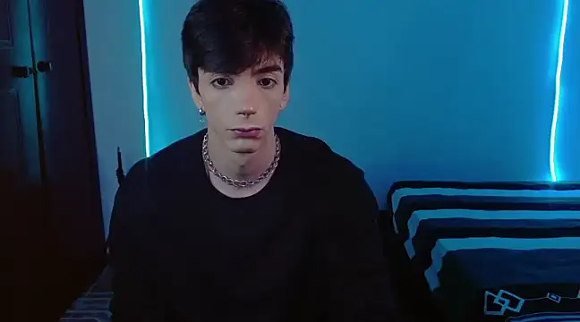 Snapshot of H3ll_B0I chatting on March 1, 2025, 2:48 am H3ll B0I online show from March 1, 2025, 2:48 am