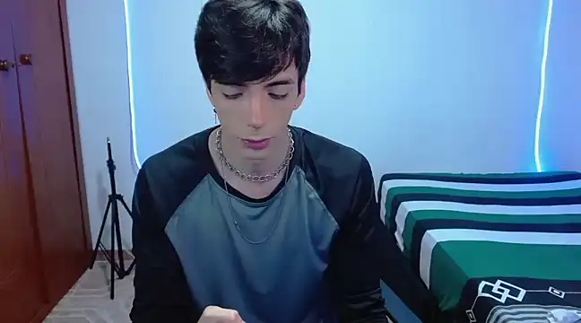 Snapshot of H3ll_B0I chatting on March 1, 2025, 11:04 pm H3ll B0I online show from March 1, 2025, 11:04 pm