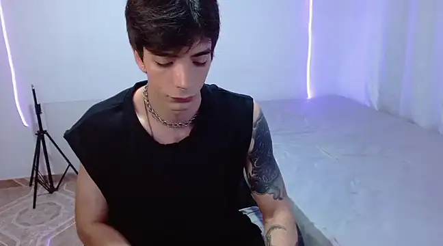 Snapshot of H3ll_B0I chatting on March 13, 2025, 8:00 pm H3ll B0I online show from March 13, 2025, 8:00 pm