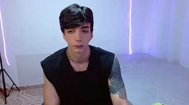 Snapshot of H3ll_B0I chatting on March 15, 2025, 8:10 pm H3ll B0I online show from March 15, 2025, 8:10 pm